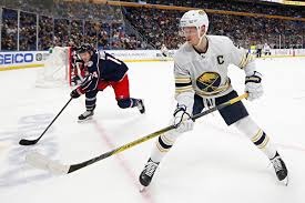 卡塔尔世界杯贿选案：FIFA前高管被判禁足