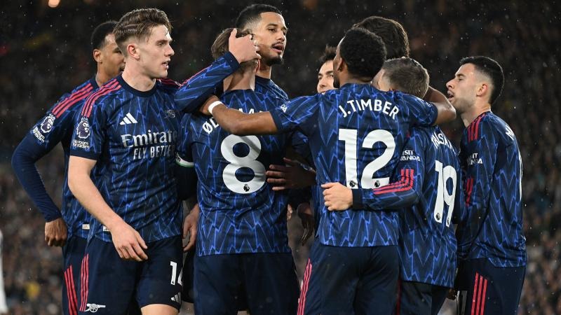 2025 赛季：迈阿密马林鱼队在交易截止日前将多名老将清仓，彻底开启重建